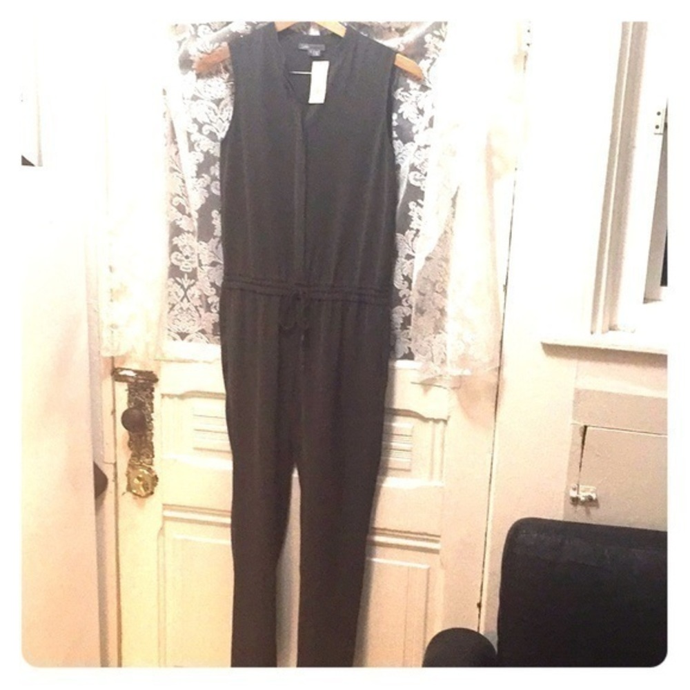 NWT Vince. Jumpsuit in olive with drawstring waist